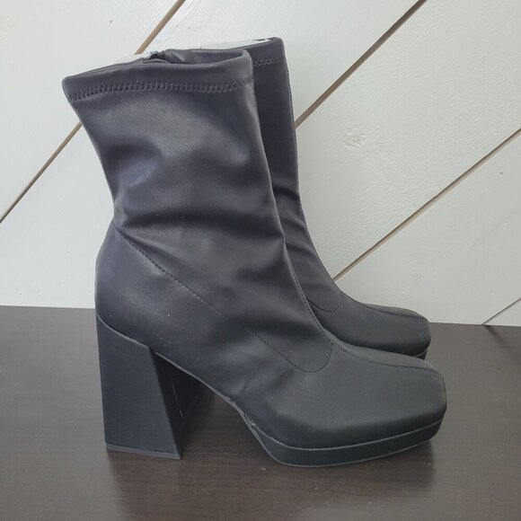 NWT Wild Pair Beauteep Platform Chunky Heel Ankle Boots Black Faux Leather  9.5 - Picture 1 of 11
